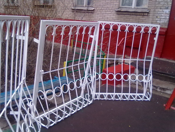 Решетка на окно дутая 3.