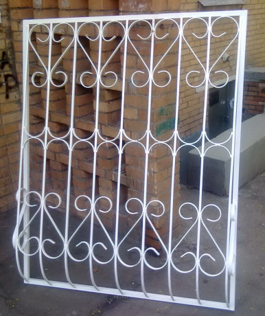 Решетка на окно дутая 5.